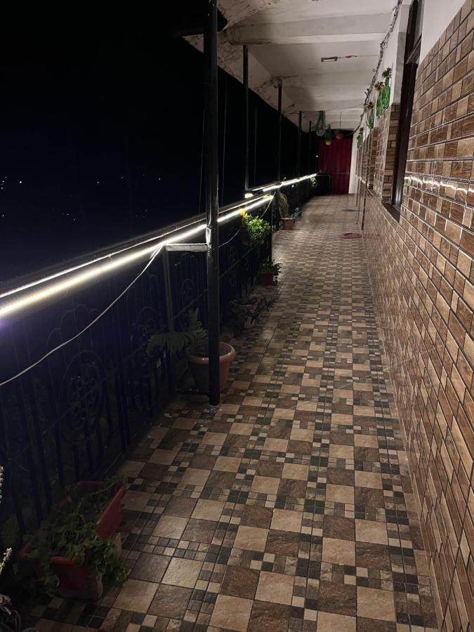 Sunrise View Homestay Kasauli Eksteriør billede