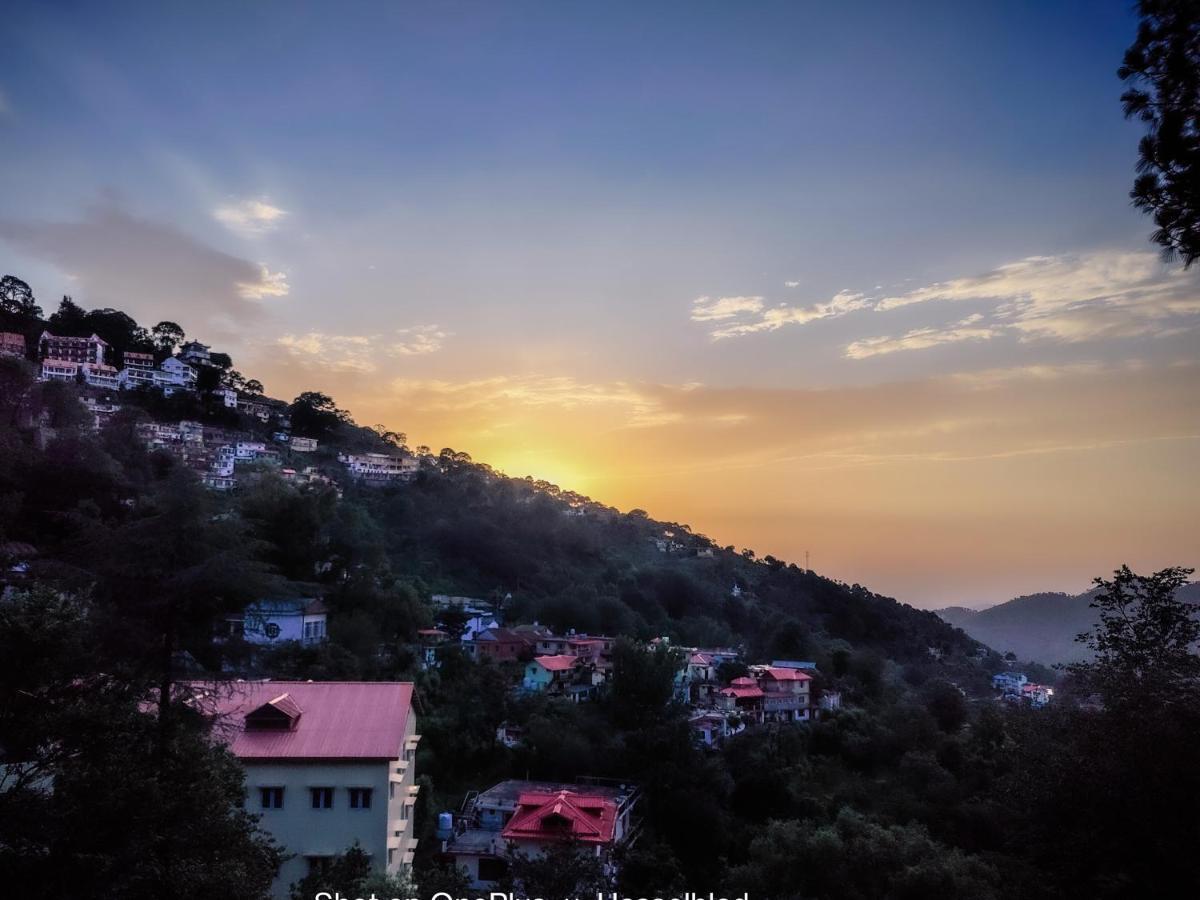Sunrise View Homestay Kasauli Eksteriør billede